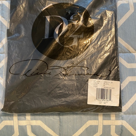 Diane Gilman brand new easy top with tummy camouflaging layer. Medium black. - Picture 3 of 3